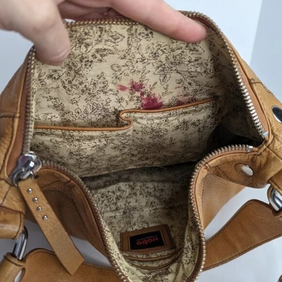 Hobo Leather Convertible Crossbody Shoulder Bag - Picture 13 of 16